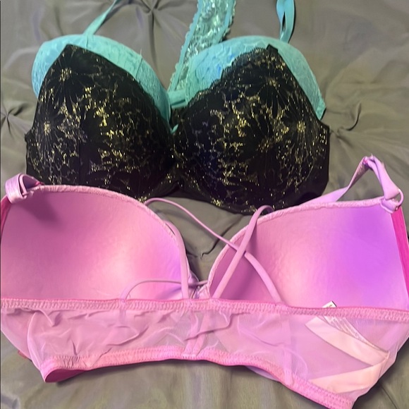 Victoria's Secret Black Lace Bra with Adjustable Straps - Picture 3 of 10